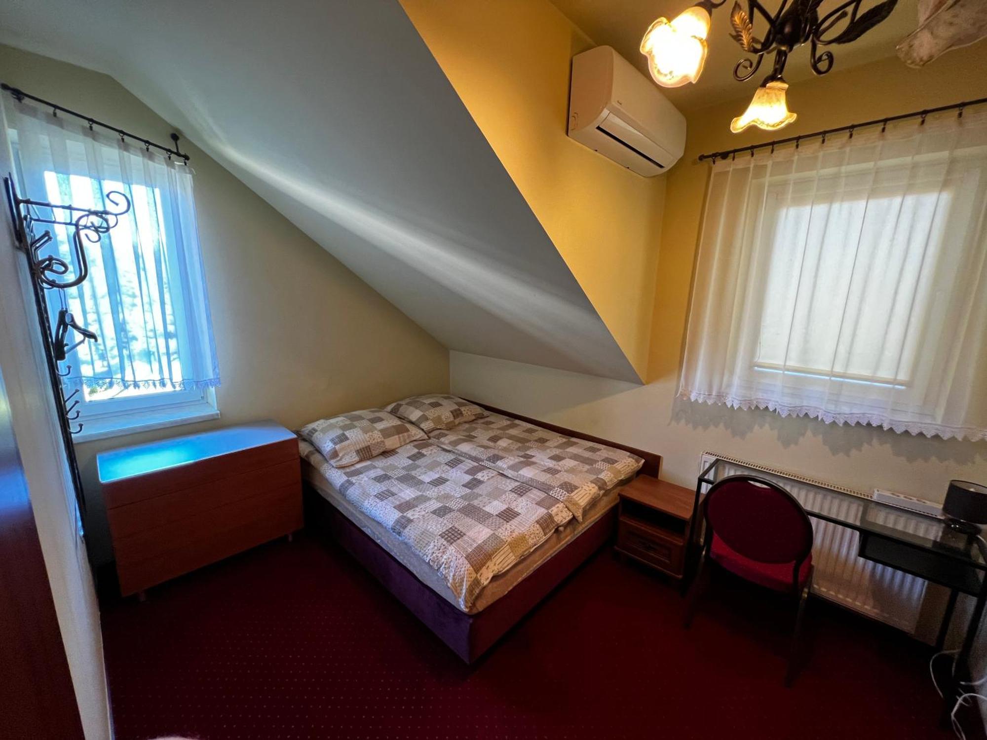 Zajazd Skorpion B&B Oświęcim Exterior foto
